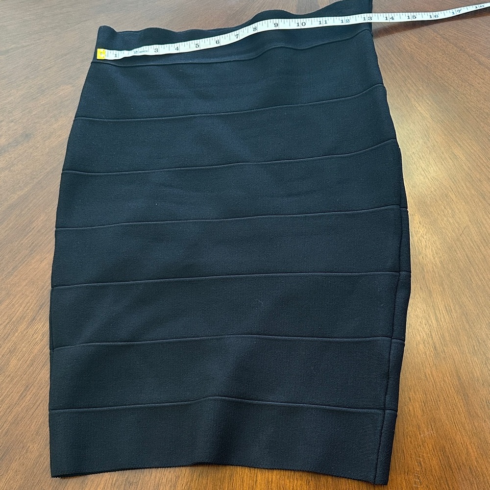 Romeo & Juliet Couture Black Women's Bandage Skirt, Stretchy, Mini, Size S - Picture 3 of 12